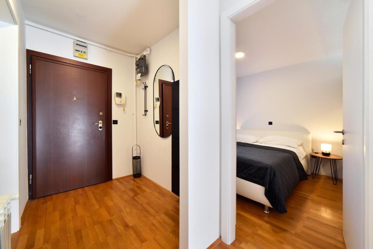 Lavir Apartment With Parking 자그레브 외부 사진
