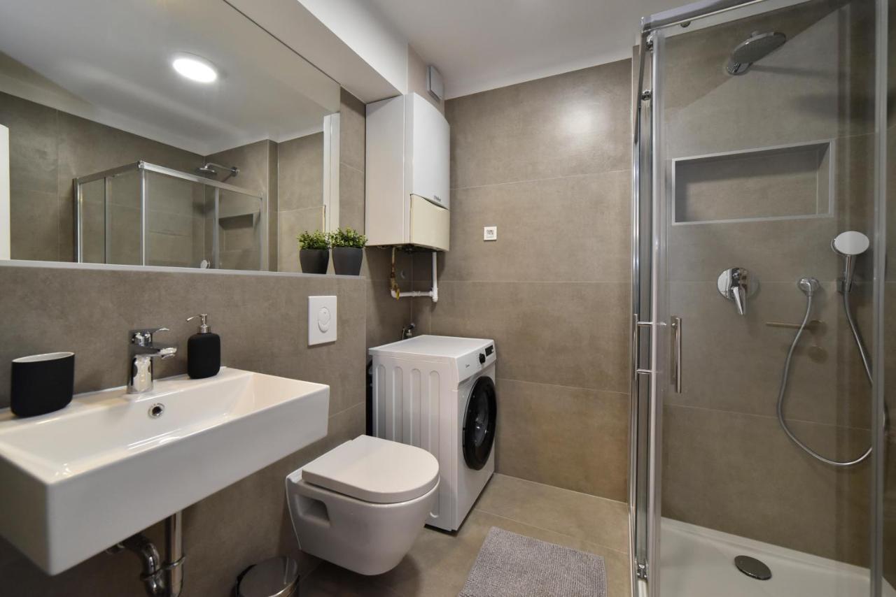 Lavir Apartment With Parking 자그레브 외부 사진