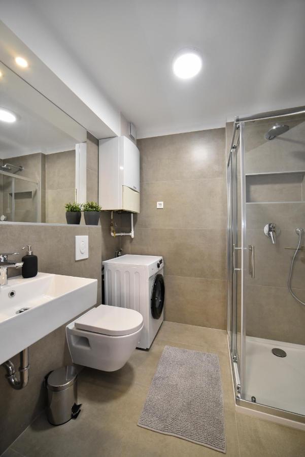 Lavir Apartment With Parking 자그레브 외부 사진